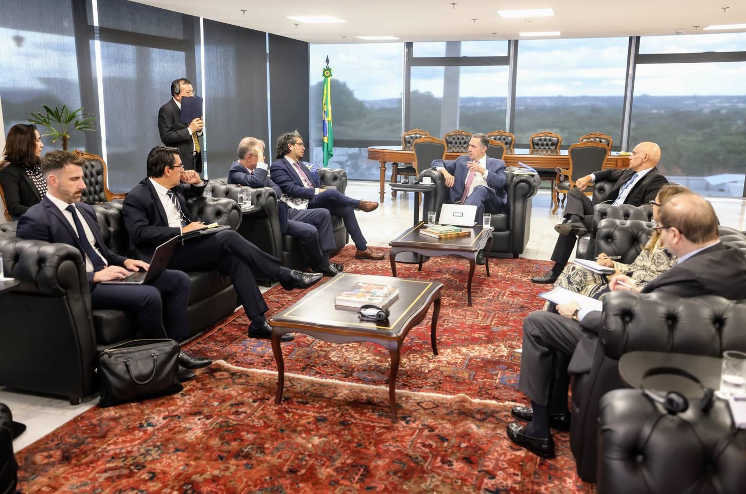 Relatório da OEA elogia democracia brasileira e descarta censura