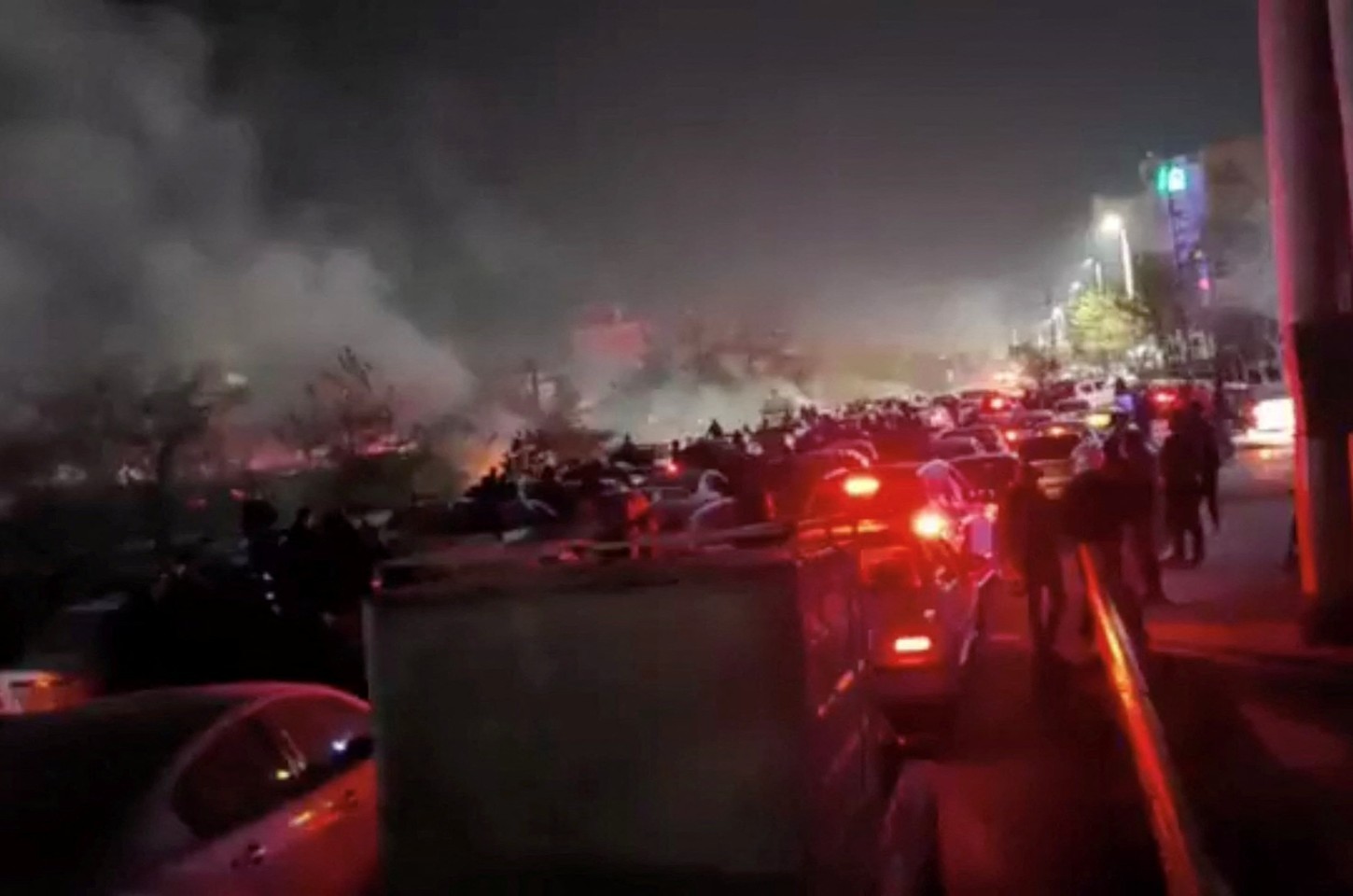 Repressão no Irã contém protestos, mas tensão com EUA permanece