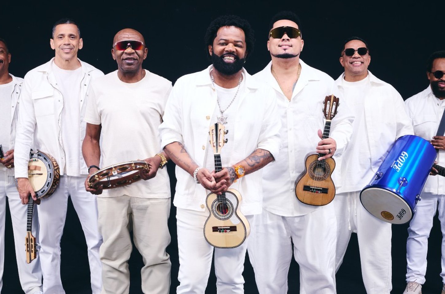 Revelação e Xande de Pilares anunciam turnê histórica de samba em 2026