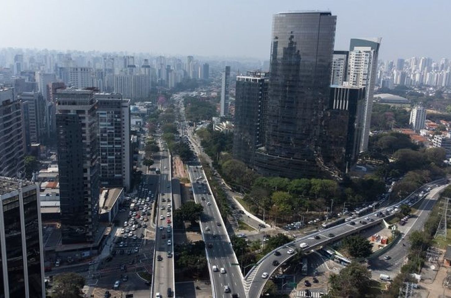 Sábado em SP: sol com nuvens e calor abafado