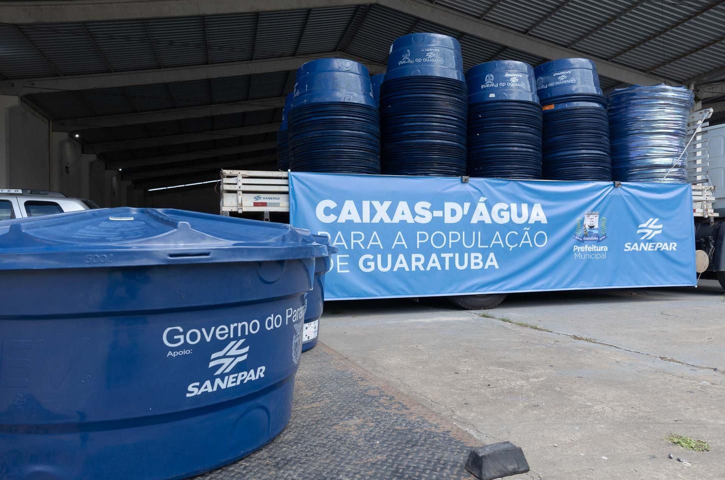Sanepar e parceiros distribuem 1.500 caixas-d'água no litoral paranaense