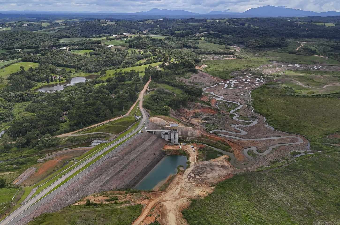 Sanepar inicia enchimento do reservatório Miringuava para abastecer Curitiba
