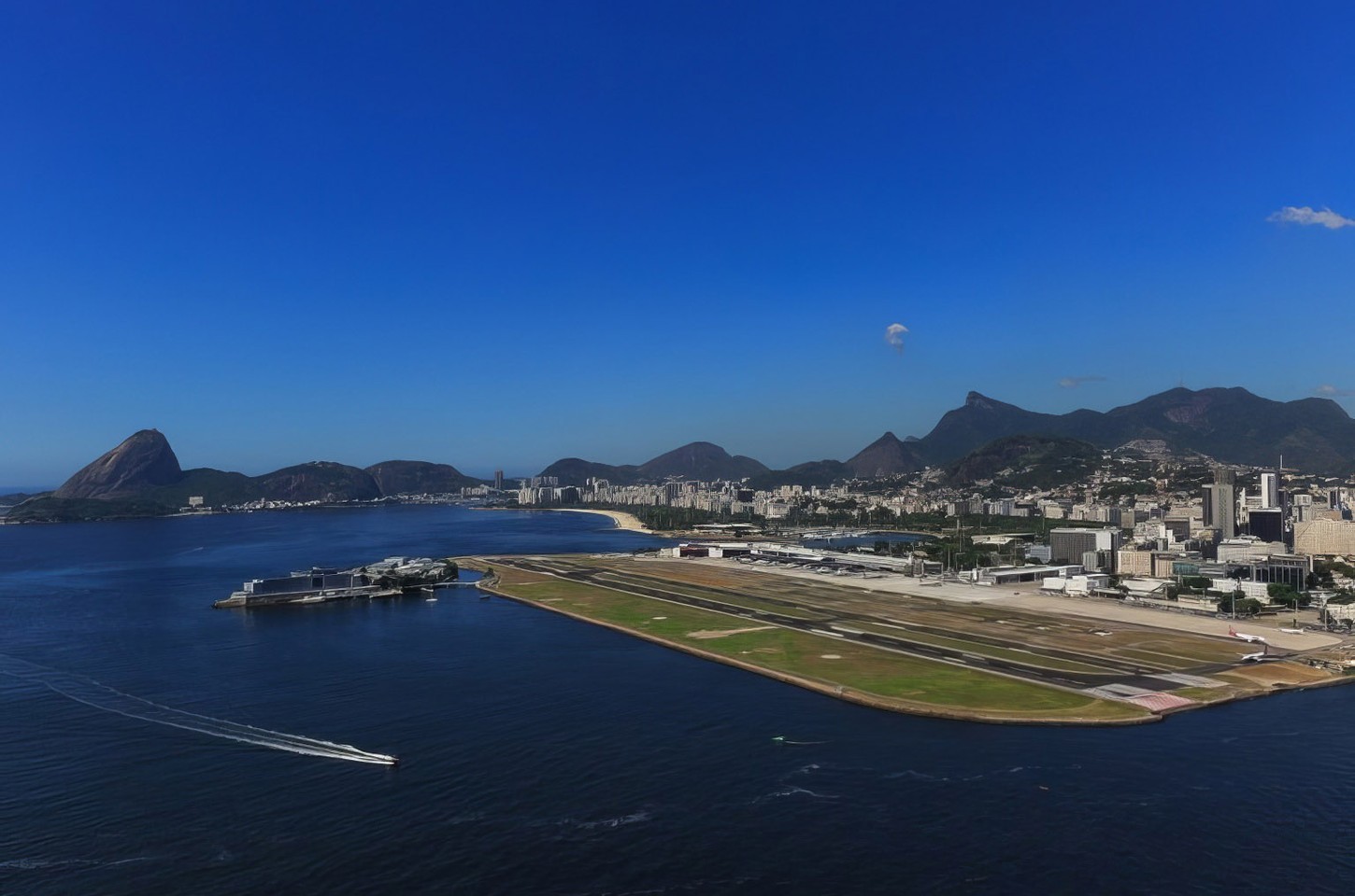 Santos Dumont terá aumento de passageiros a partir de 2026, anuncia ministro