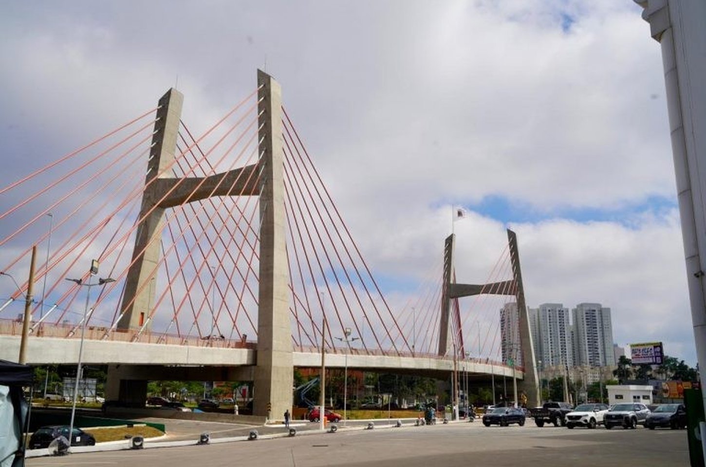 São Bernardo recebe moradias e viaduto em investimento estadual