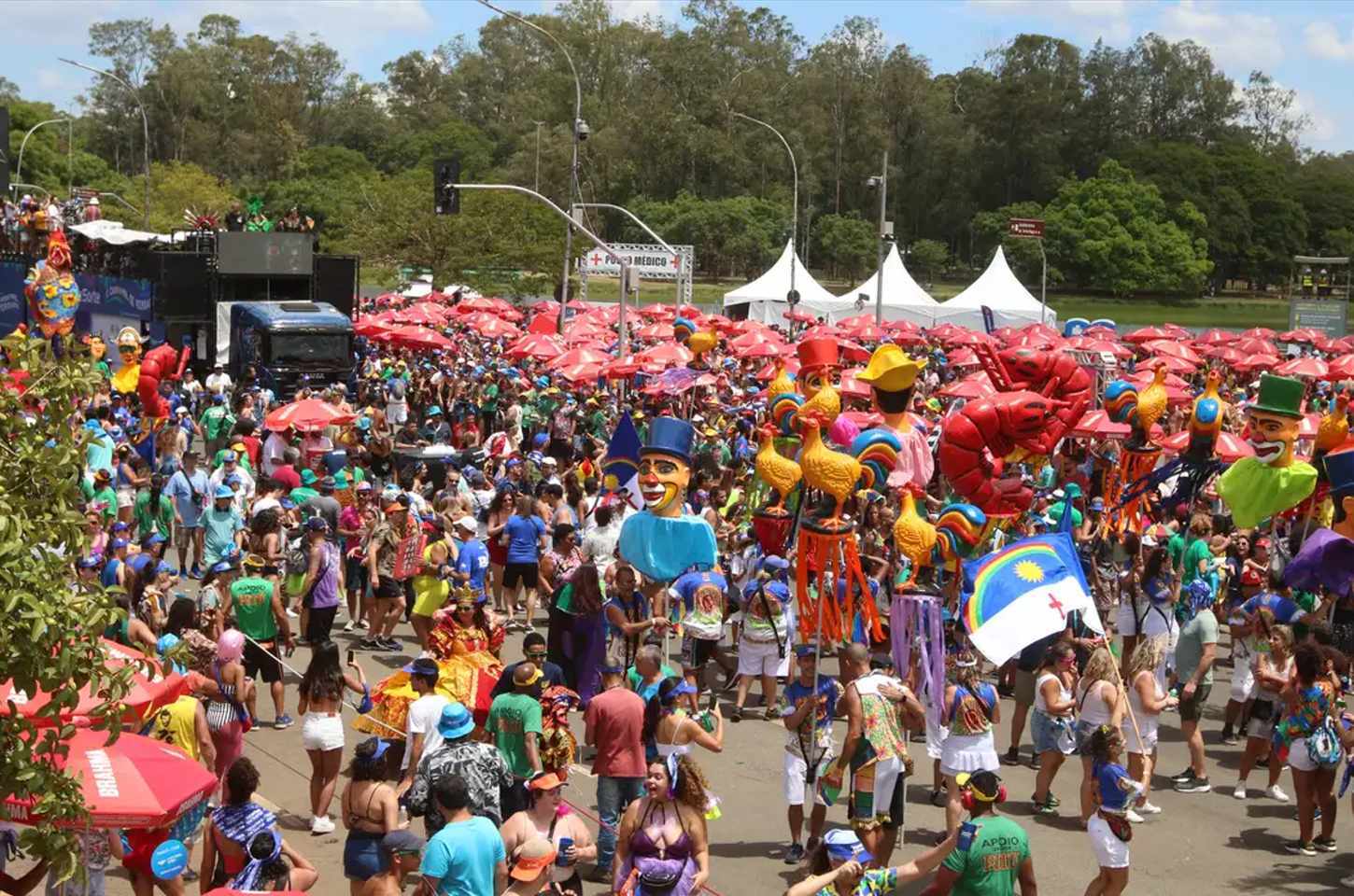 São Paulo recebe 111 blocos de rua em dois dias de carnaval