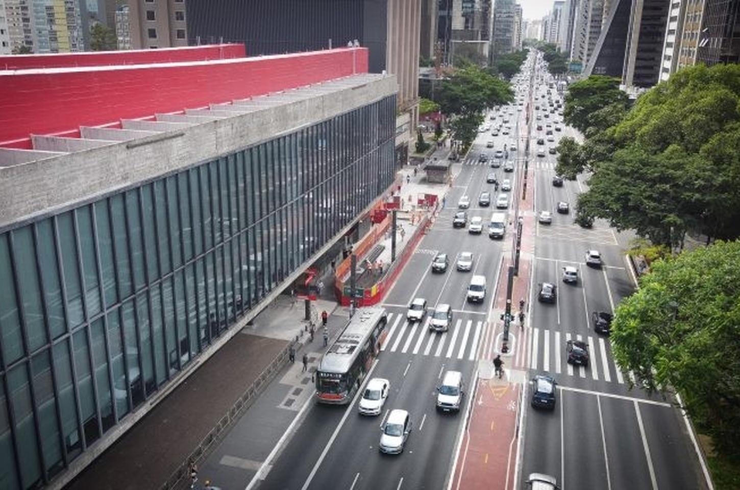 São Paulo tem calor, pancadas de chuva e alerta para raios nesta quinta