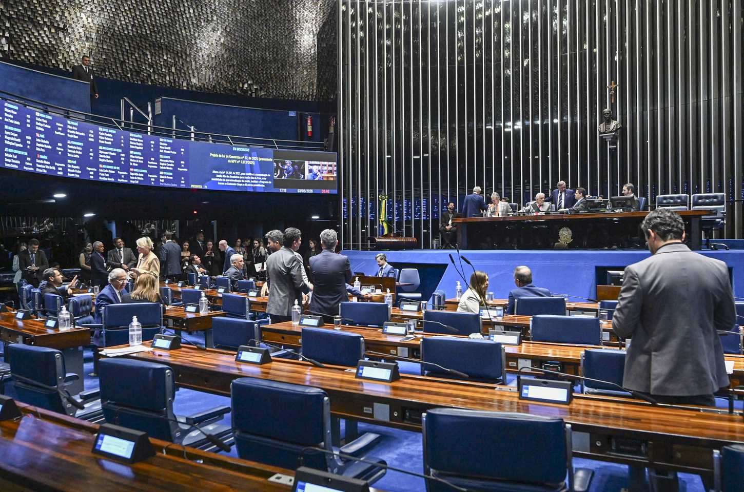 Senado aprova programa Gás do Povo com botijão gratuito para famílias carentes