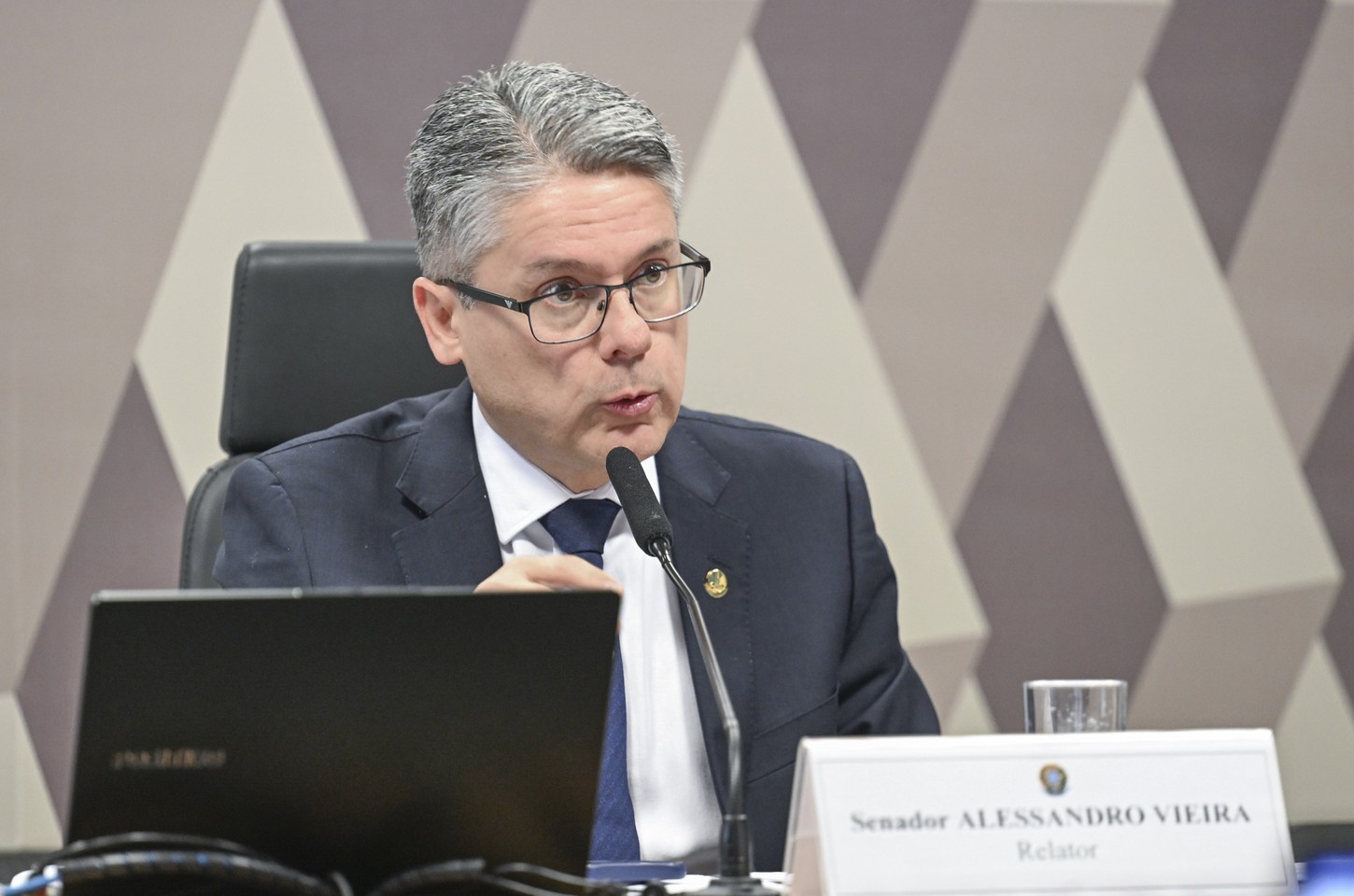 Senado aprova projeto Antifacção com penas mais duras e imposto sobre apostas