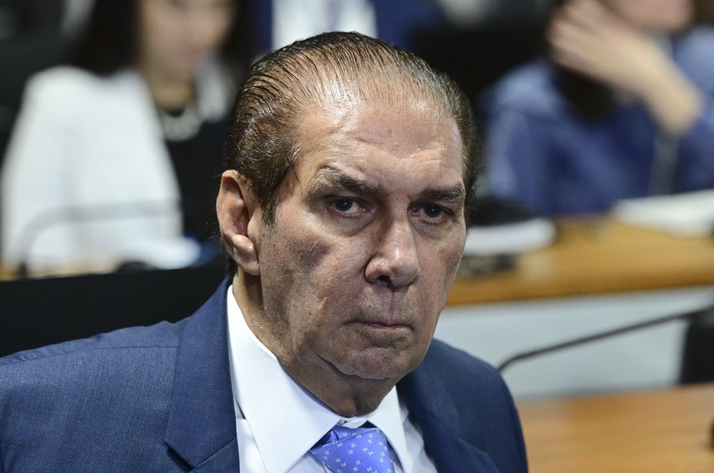 Senador Jader Barbalho recebe alta após internação por mal-estar