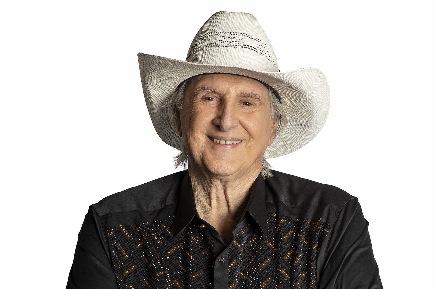 Sérgio Reis celebra 67 anos de carreira em show no Teatro Guaíra