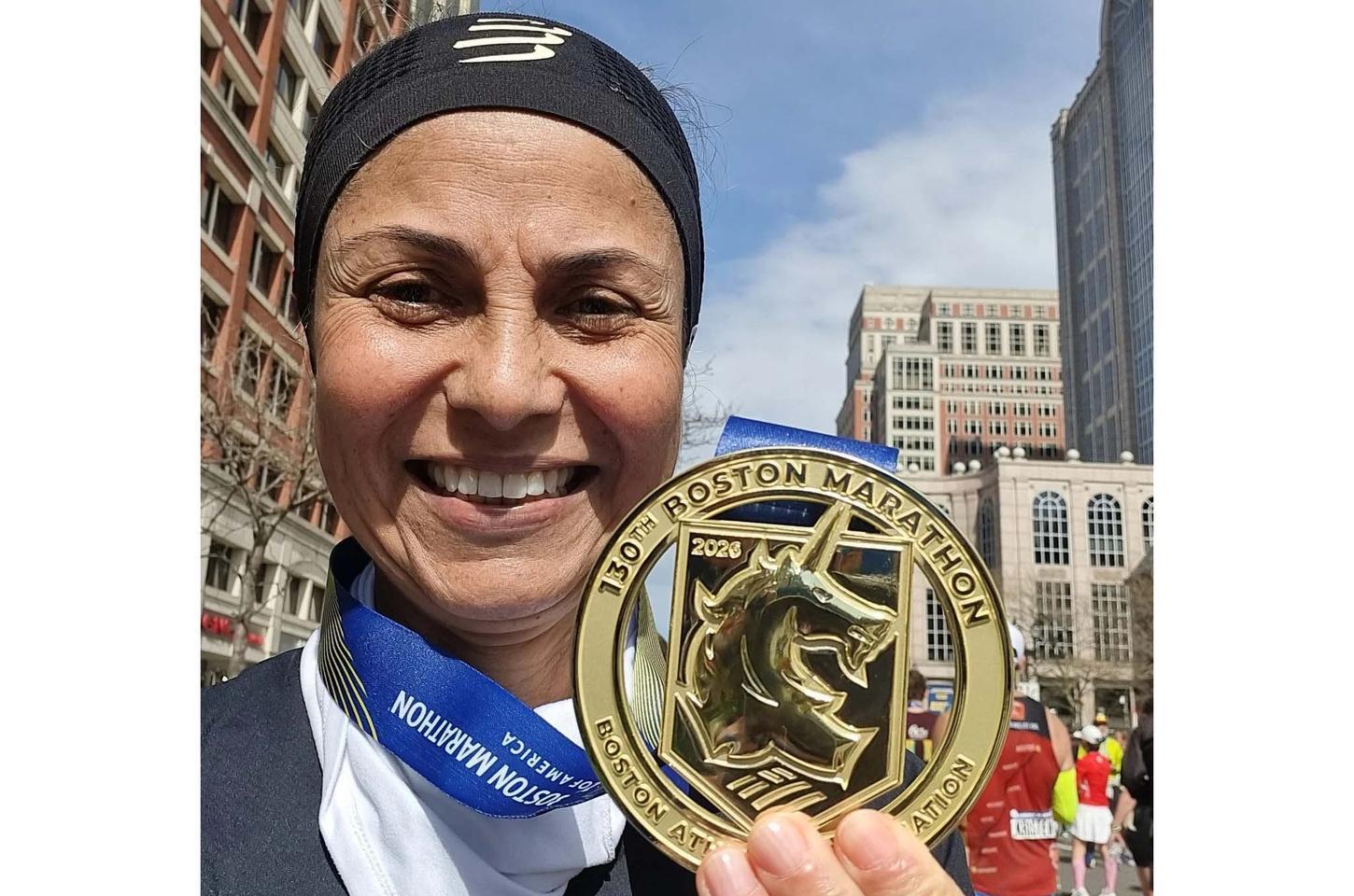 Servidora pública de 55 anos completa a exigente Maratona de Boston