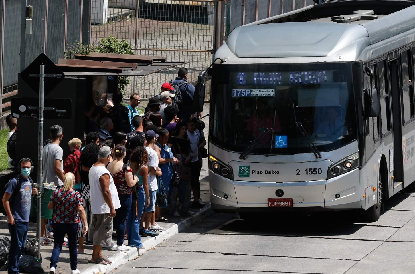 Setor de serviços bate recorde com oito meses seguidos de alta
