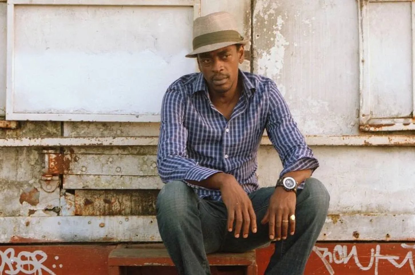 Seu Jorge lança 'The Other Side': um manifesto a favor do tempo e da maturidade