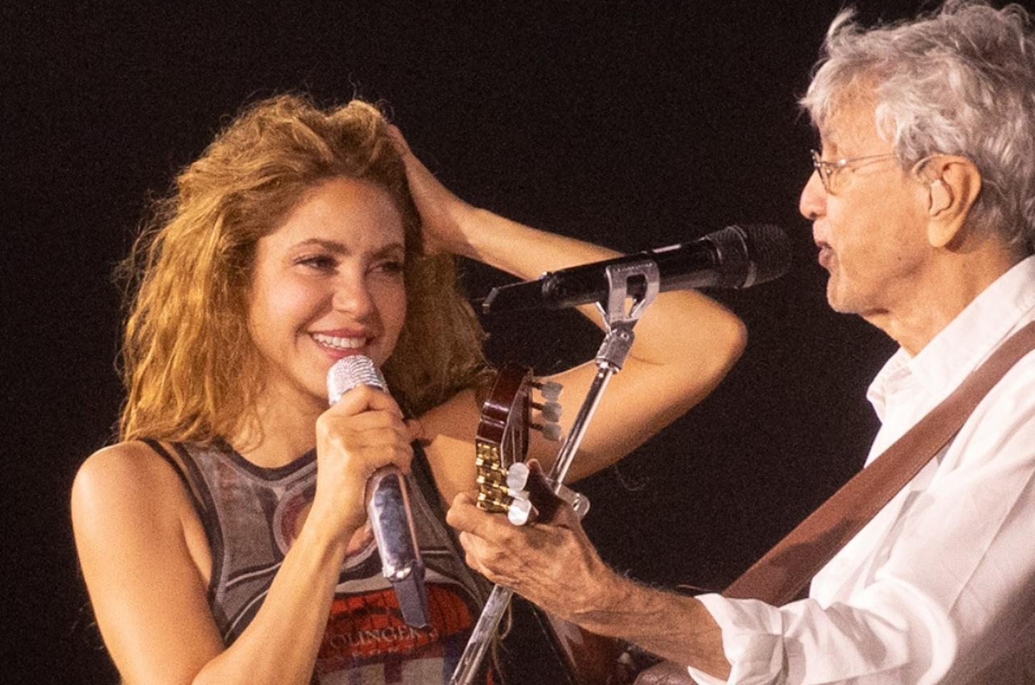 Shakira convida Ivete Sangalo para show histórico em Copacabana