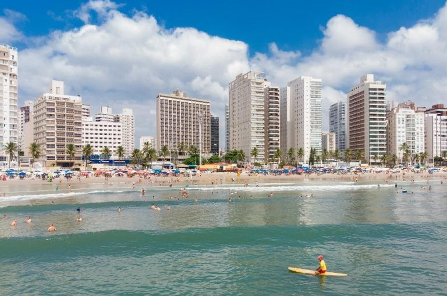 SP tem calor, pancadas de chuva e alerta para raios nesta sexta