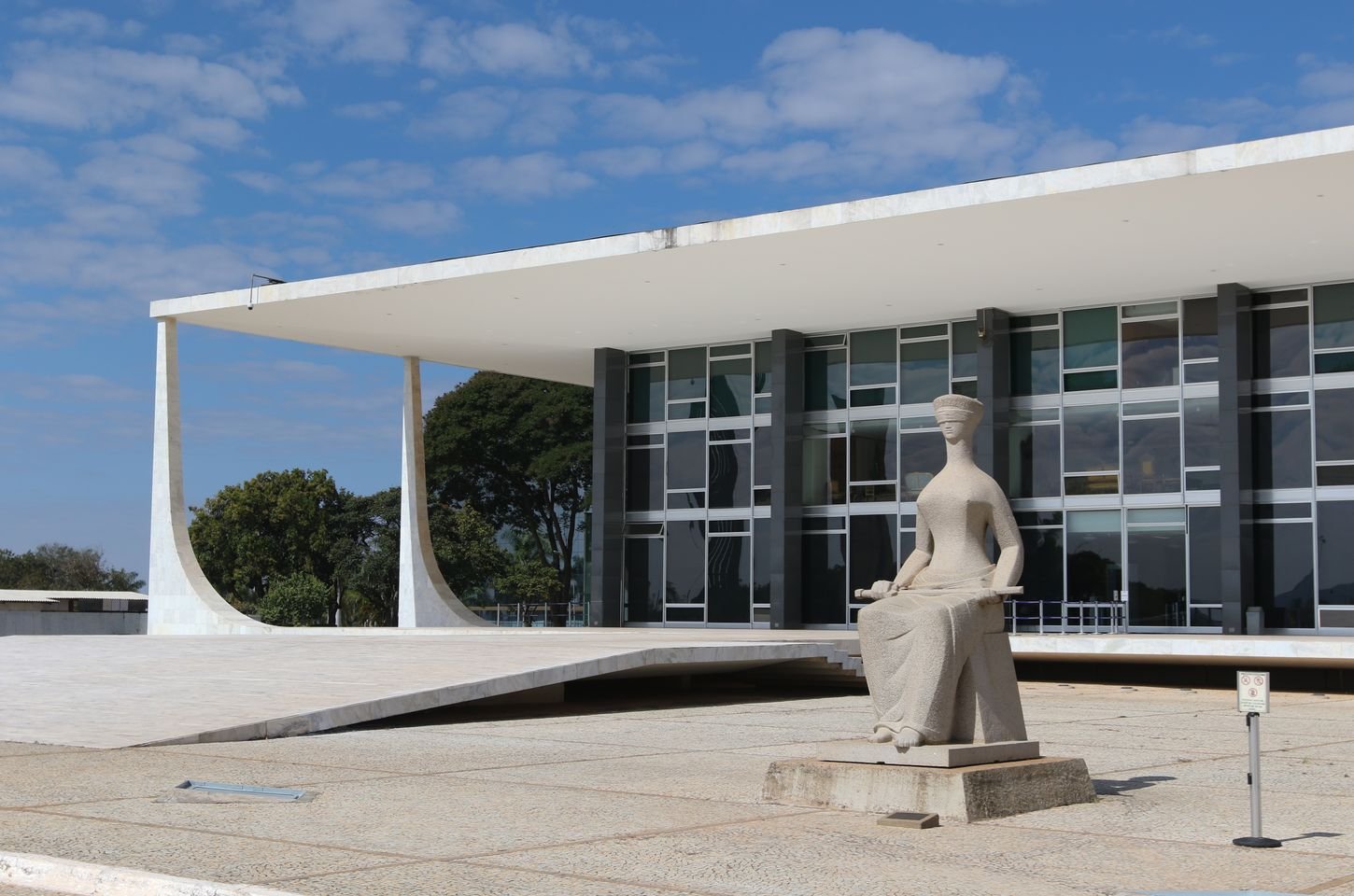 STF mantém condenação de sete réus do núcleo golpista de Bolsonaro