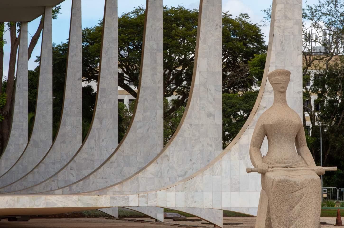 STF suspende julgamento de recurso sobre revisão da vida toda do INSS