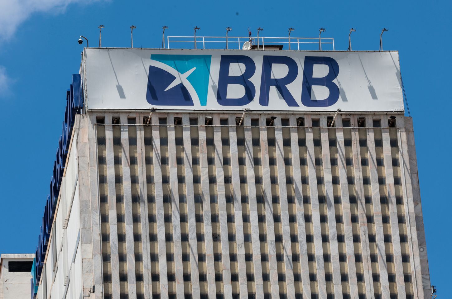 STF suspende julgamento sobre uso de imóveis públicos como garantia do BRB