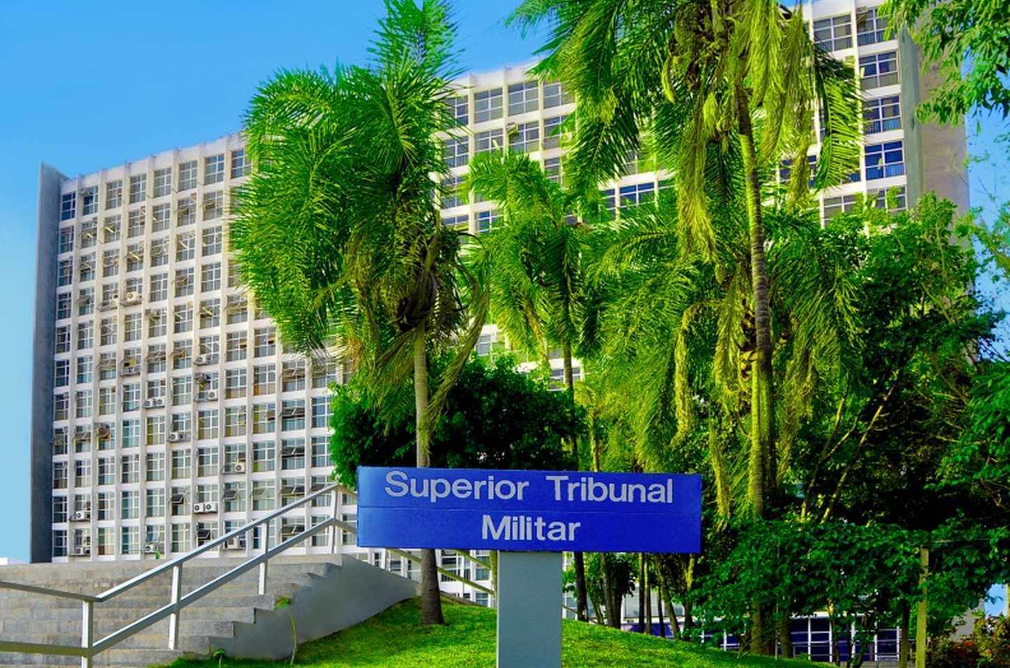 STM será responsável por julgar perda de patente de Bolsonaro e militares