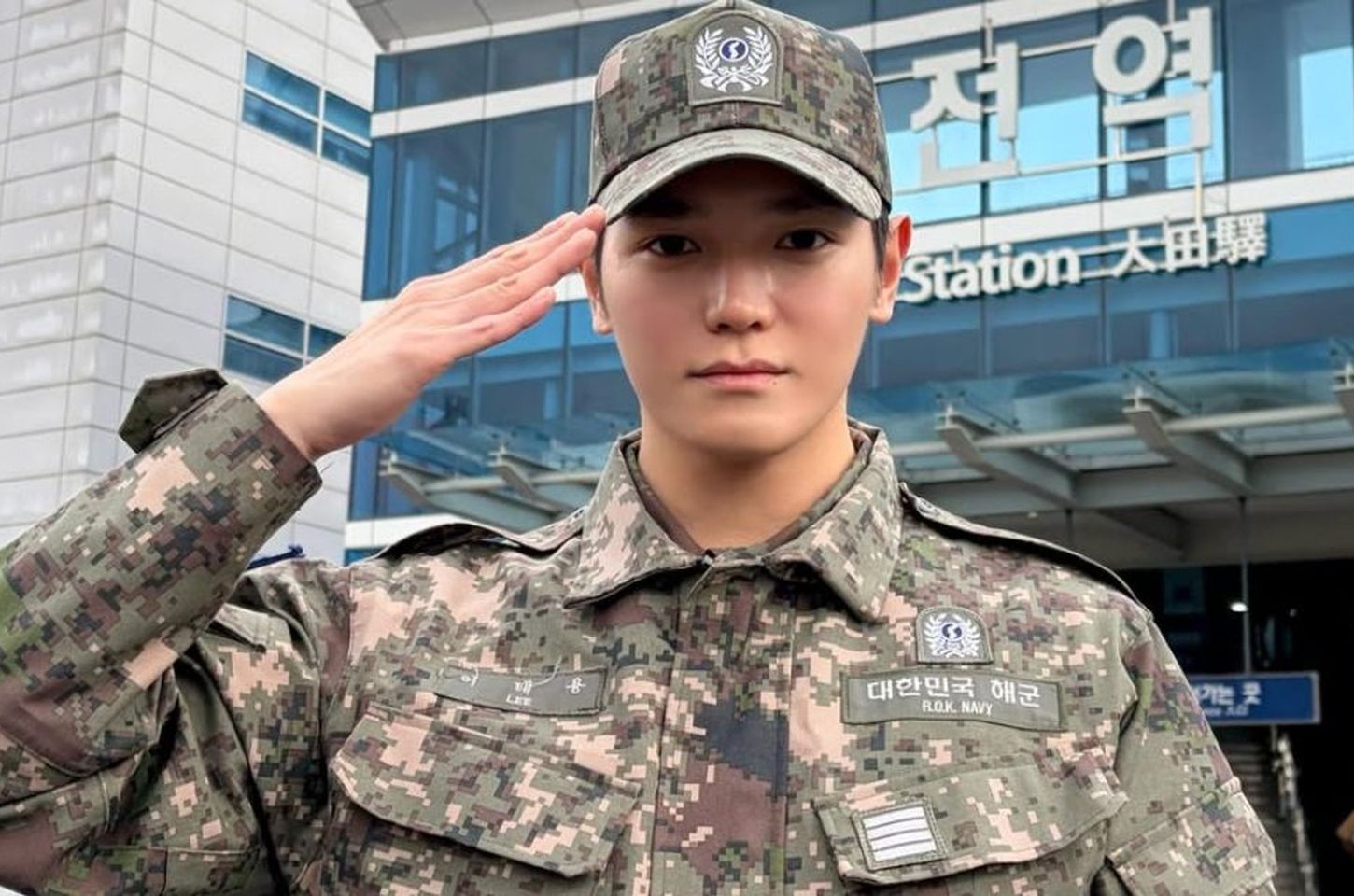Taeyong do NCT finaliza serviço militar e conta treinamento intenso