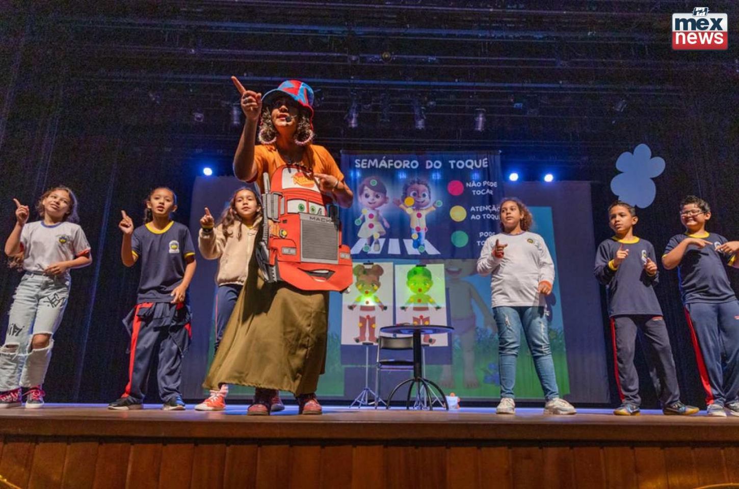Teatro ensina crianças a se protegerem do abuso sexual