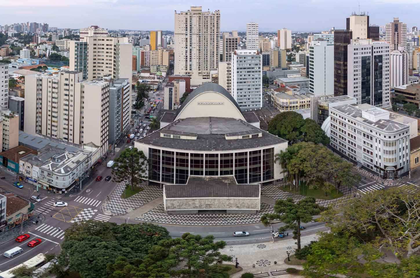Teatro Guaíra lança canal no WhatsApp para aproximar público da programação