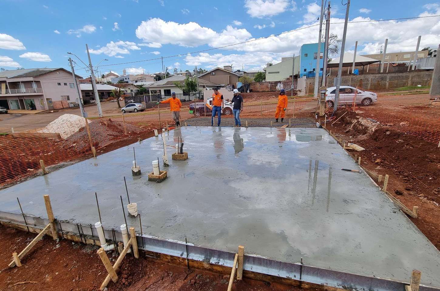 Tempo firme acelera reconstrução de Rio Bonito do Iguaçu após tornado