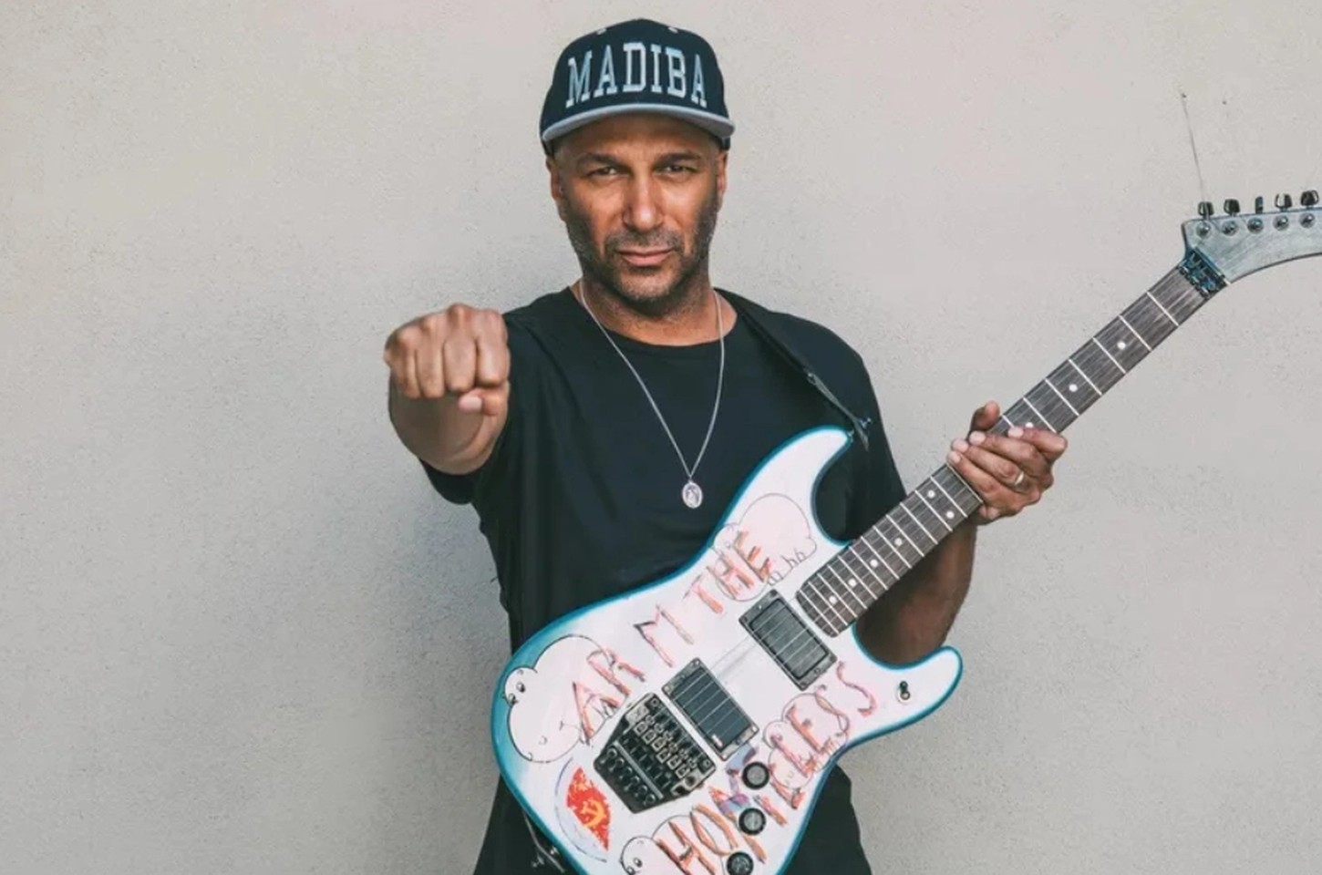 Tom Morello chama EUA de 'Estado do Terror' após prisão de Maduro