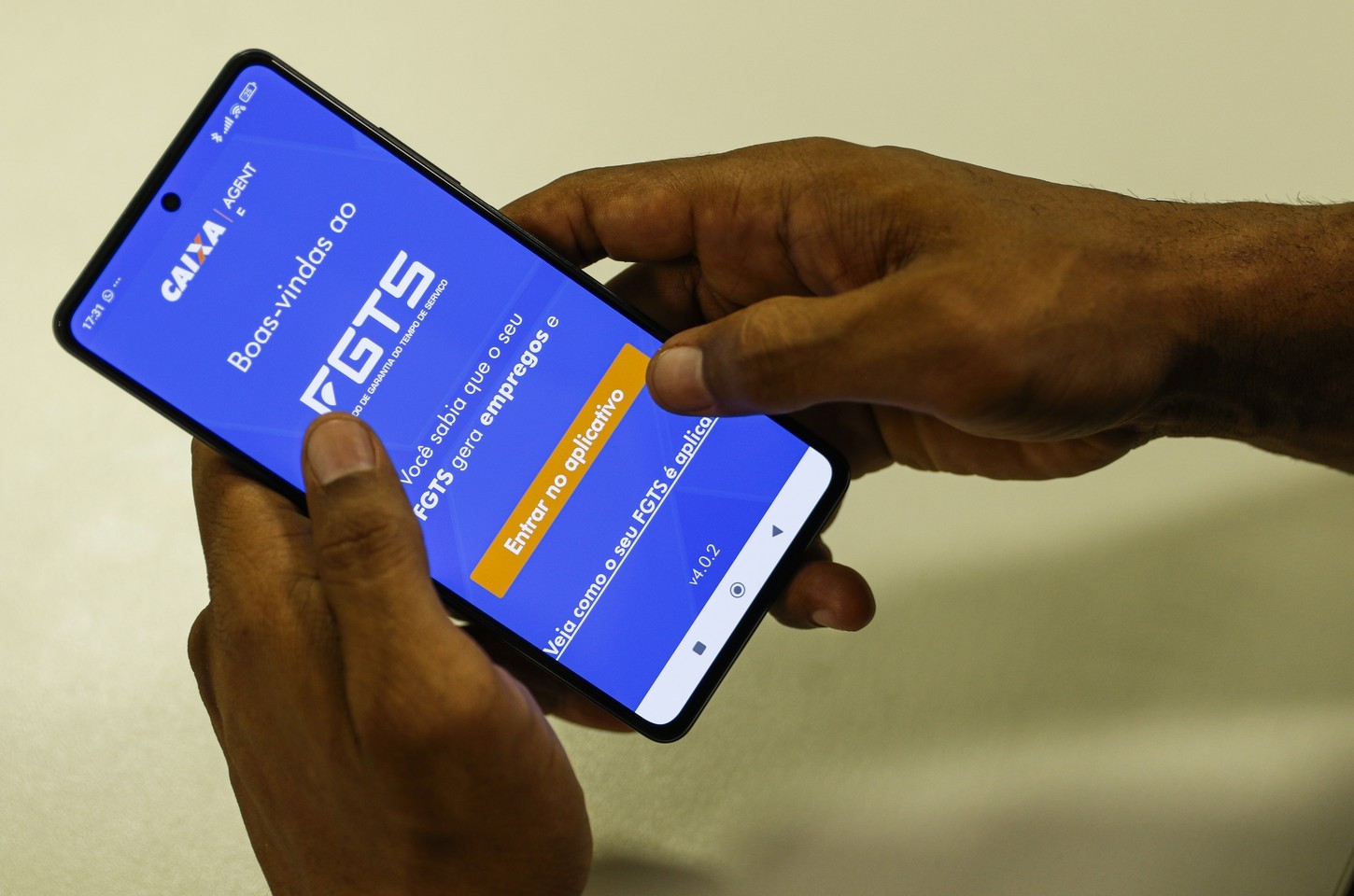 Trabalhadores poderão usar FGTS para quitar dívidas a partir de 25 de maio
