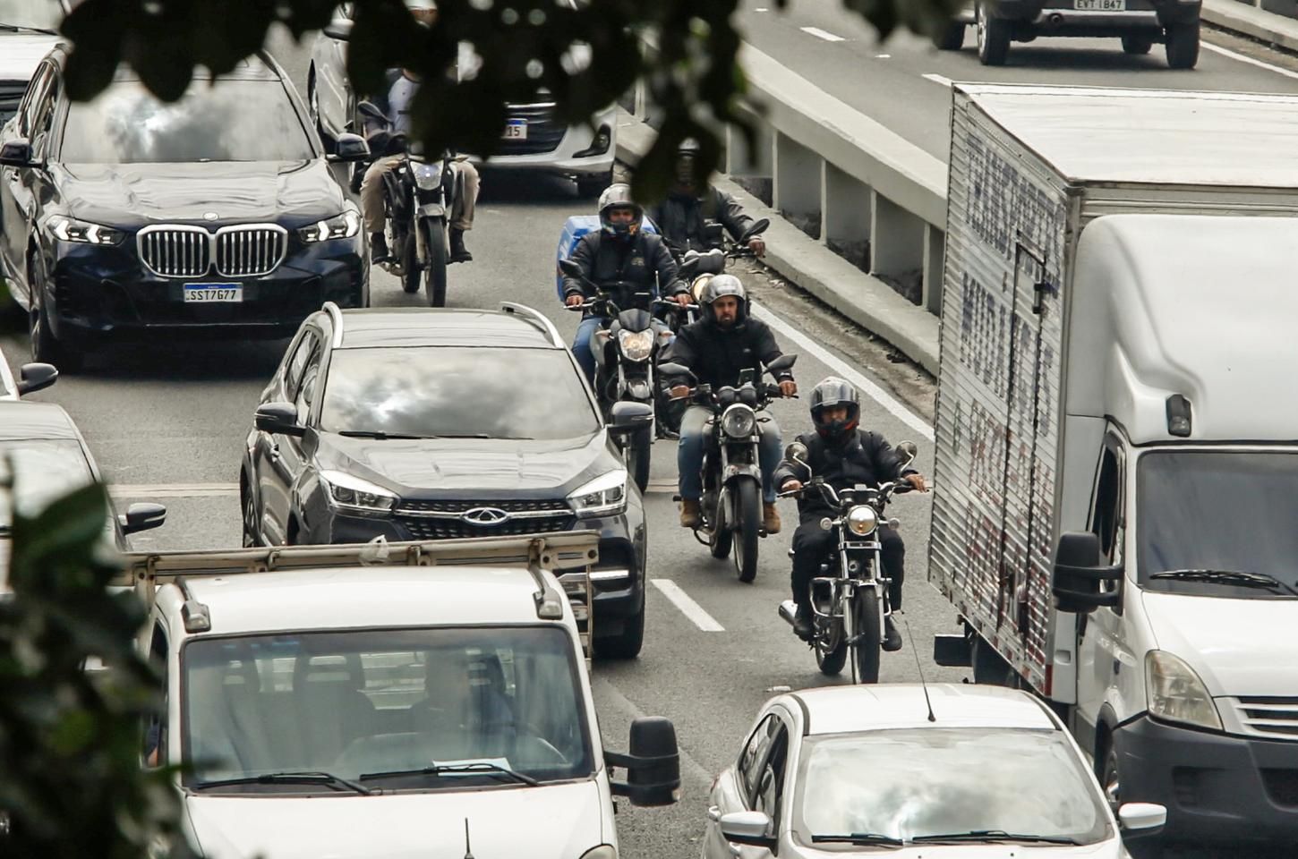 Trabalhadores por conta própria têm maior jornada do país, diz IBGE