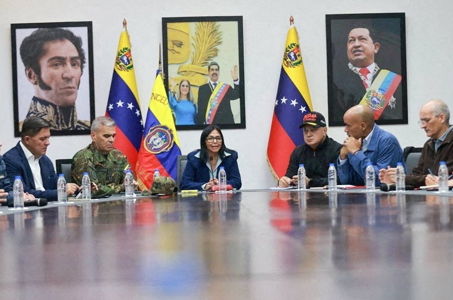 Trump e Delcy Rodríguez conversam por telefone após captura de Maduro