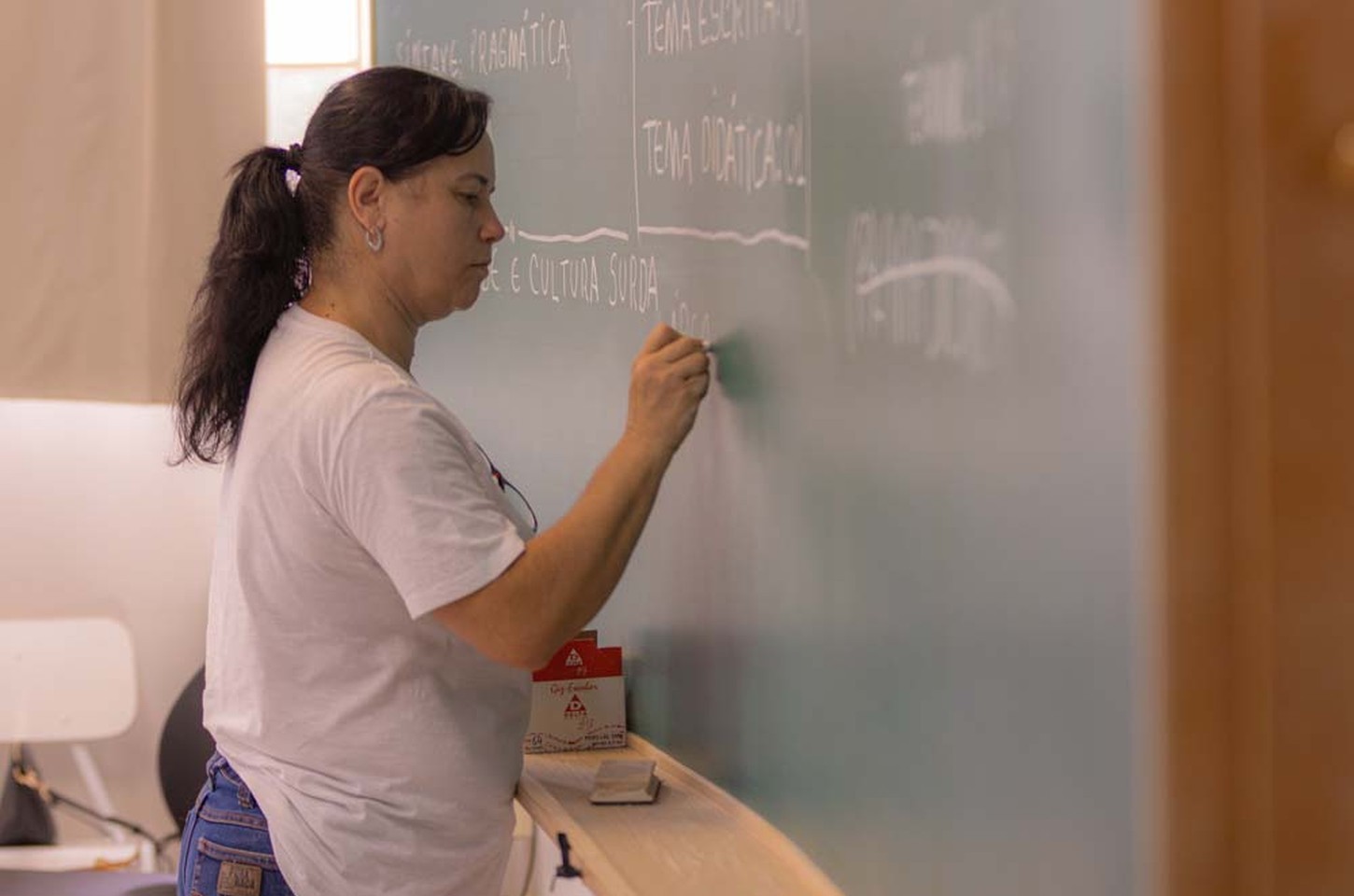 UEM abre seleção para 39 vagas de professores temporários
