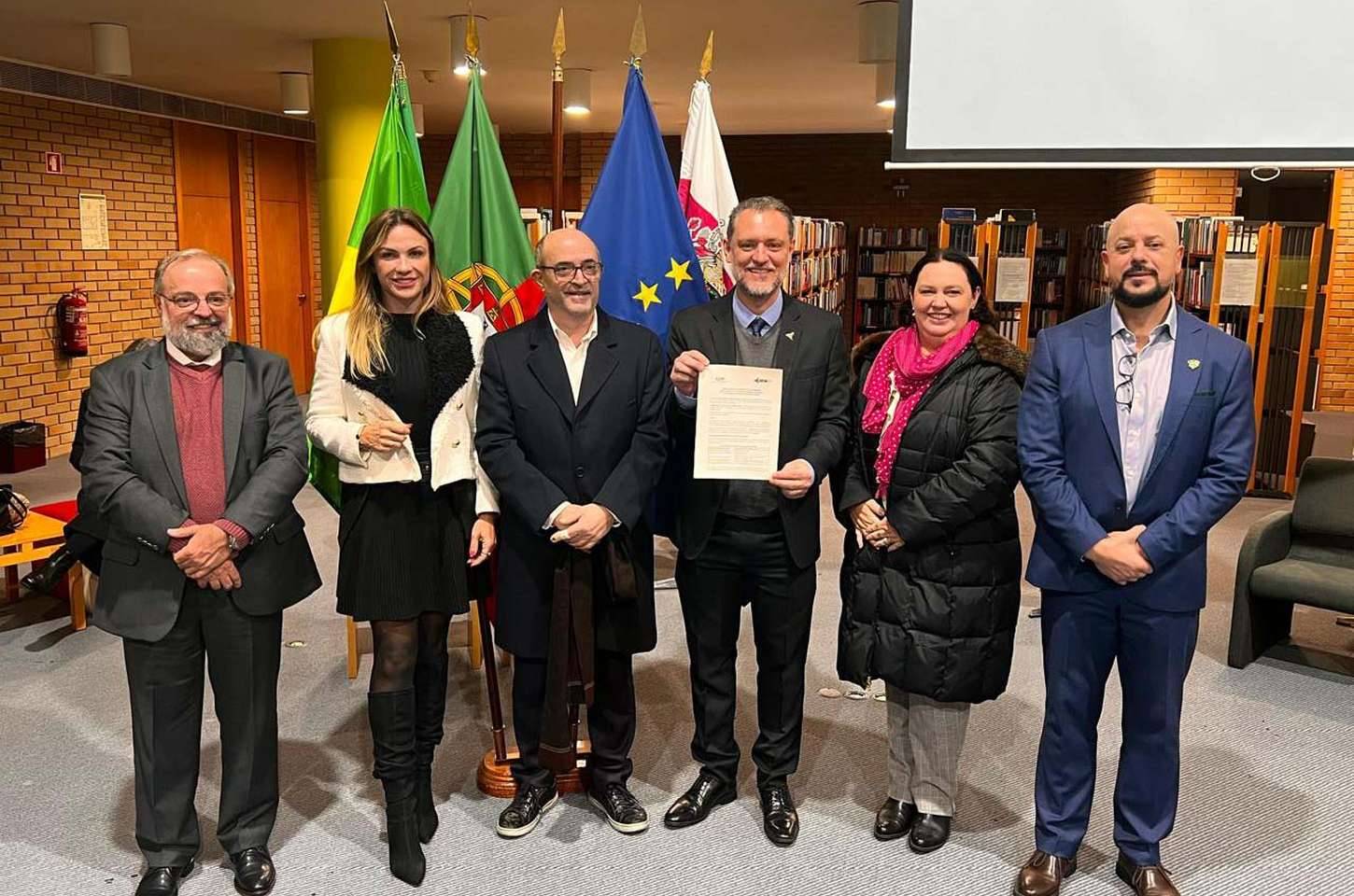 Universidades estaduais do Paraná firmam parceria acadêmica com Portugal