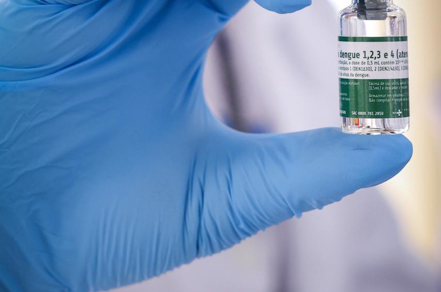 Vacinação contra dengue começa para profissionais da atenção primária do SUS