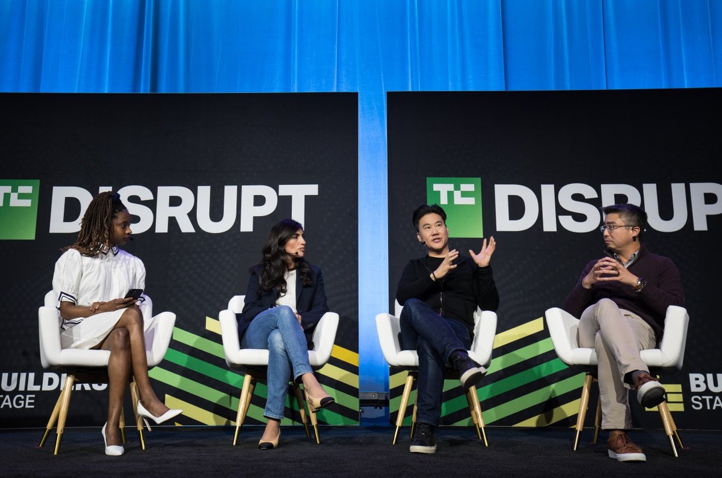 VCs no Disrupt: IA é obsessão, mas resiliência e dados únicos definem sucesso