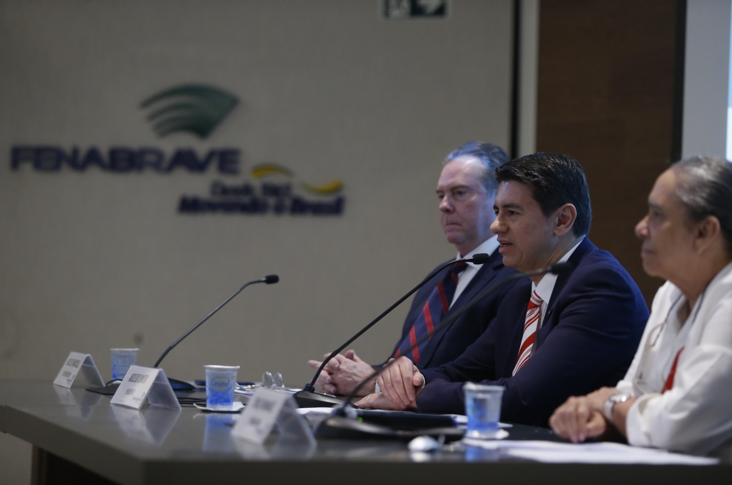 Vendas de veículos novos crescem em 2025, com destaque para dezembro