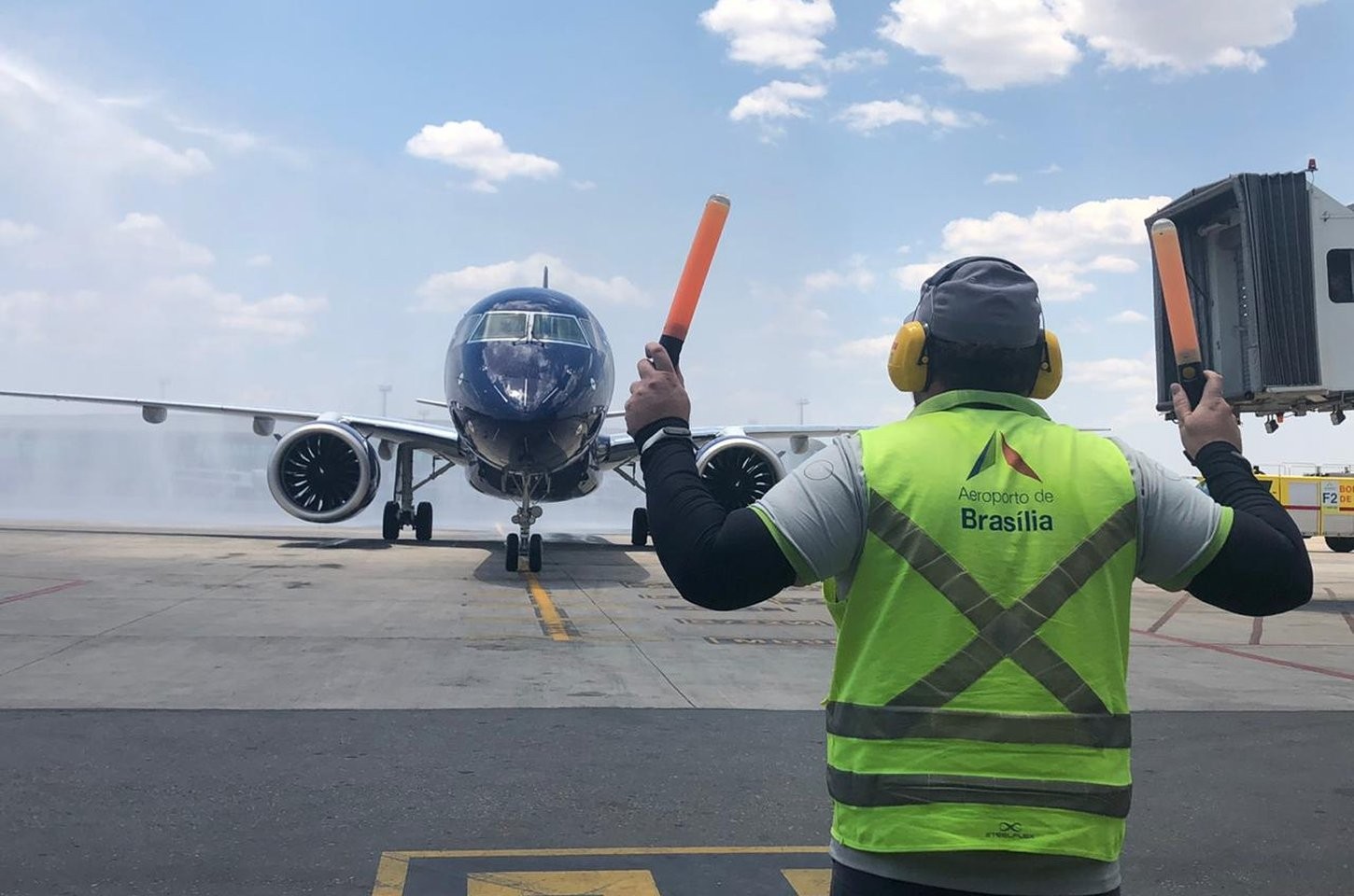 Ventania em São Paulo afeta voos e causa cancelamentos em Brasília