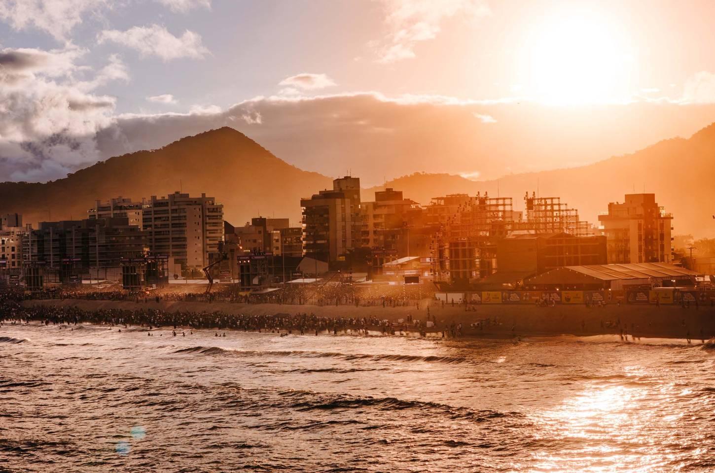 Verão Maior Paraná multiplica economia do Litoral, mostra estudo