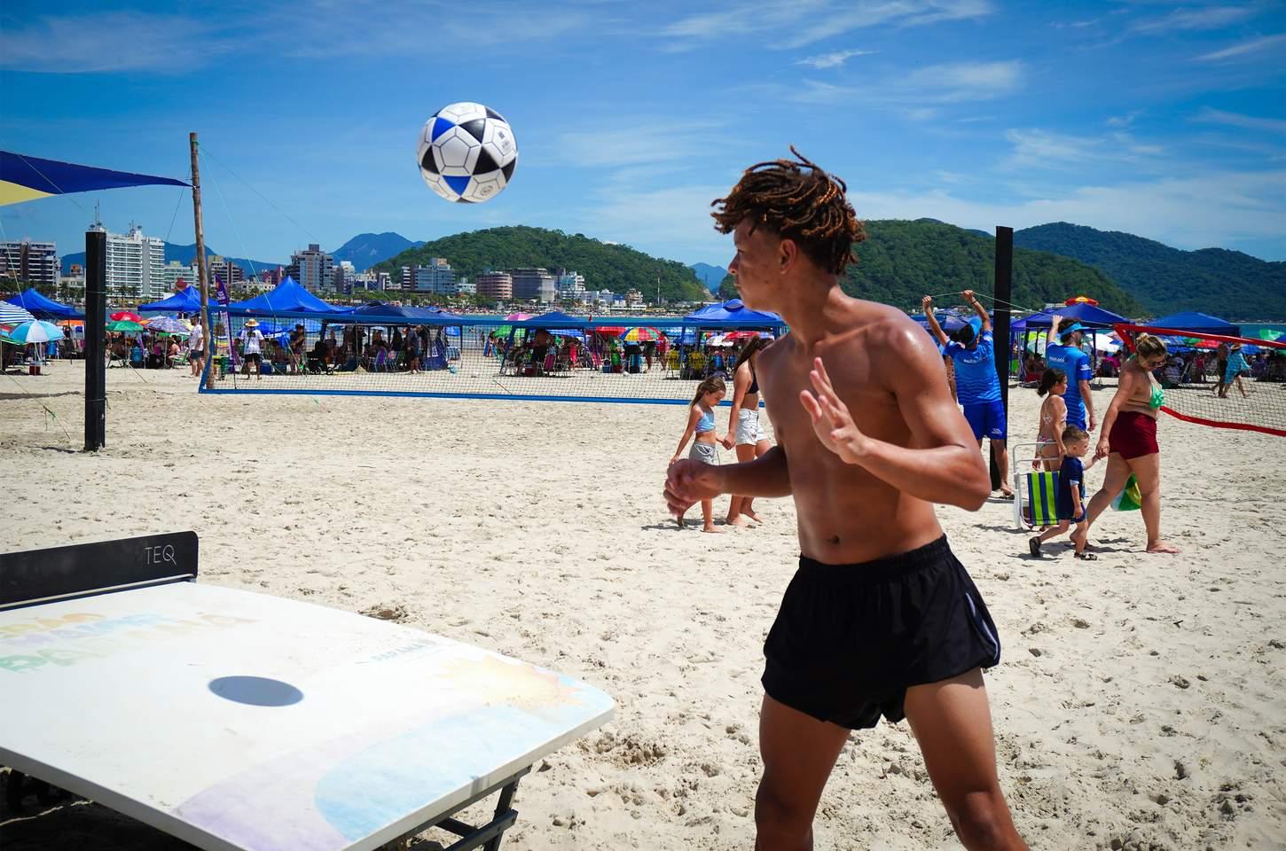 Verão movimenta litoral paranaense com recorde de turistas e vendas