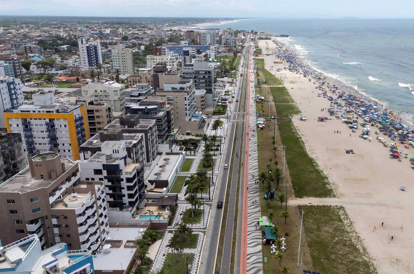 Verão no litoral paranaense recebe reforço de R$ 25,9 milhões para limpeza