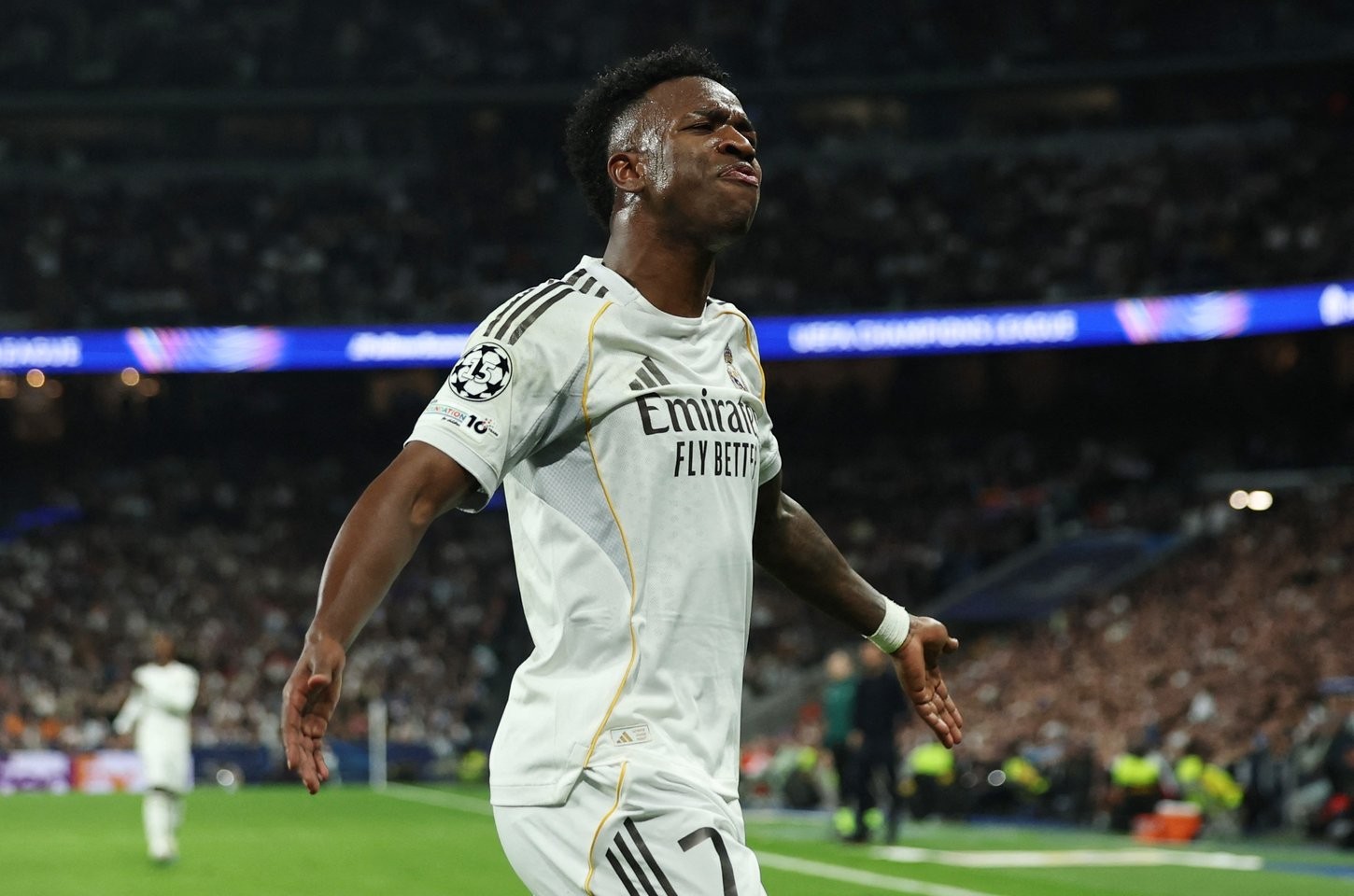 Vinicius Júnior brilha e garante classificação do Real Madrid na Liga dos Campeões
