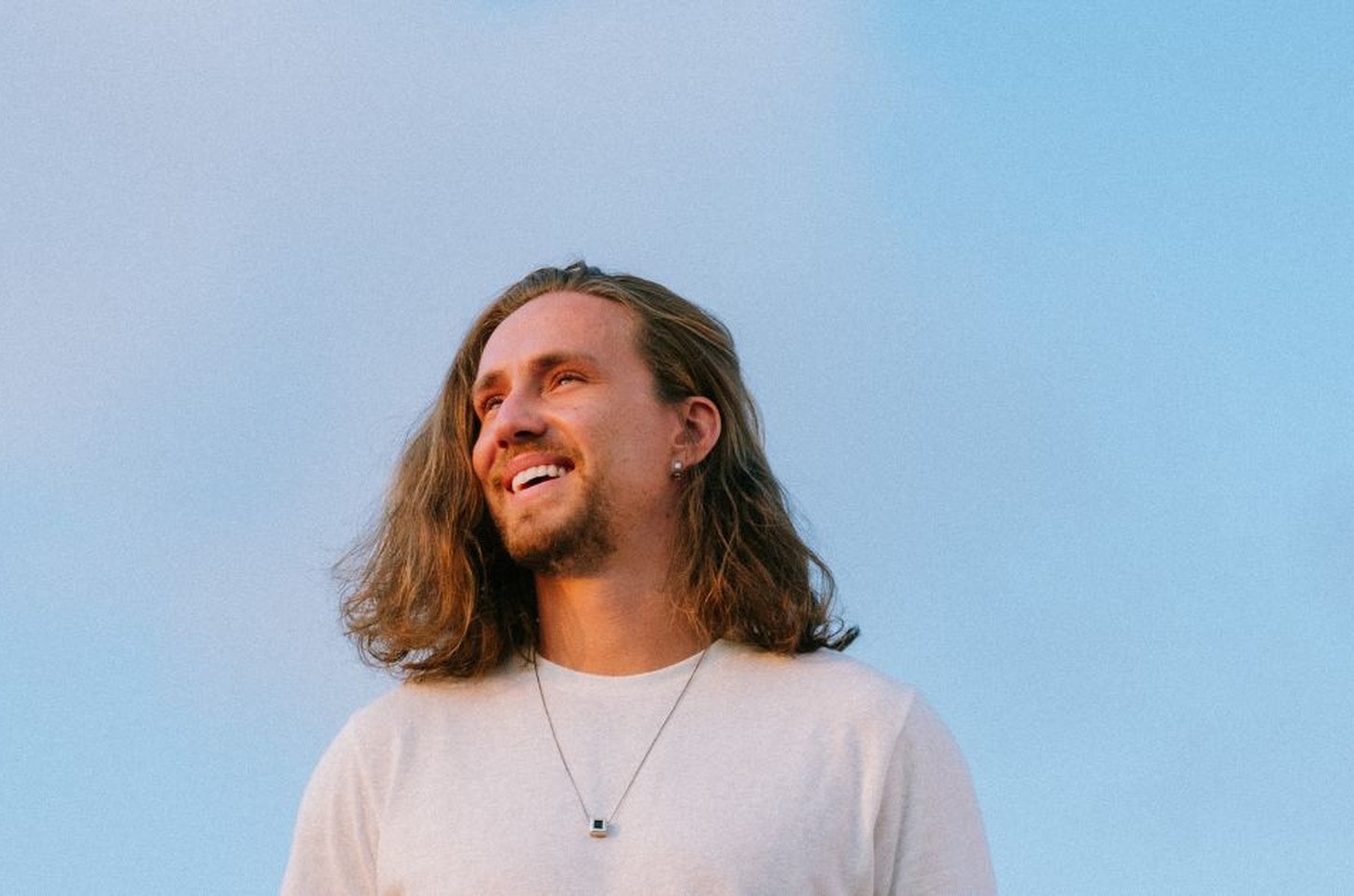 Vitor Kley revive faixas inéditas no EP "O Que Sobrou das Pequenas Grandes Coisas"