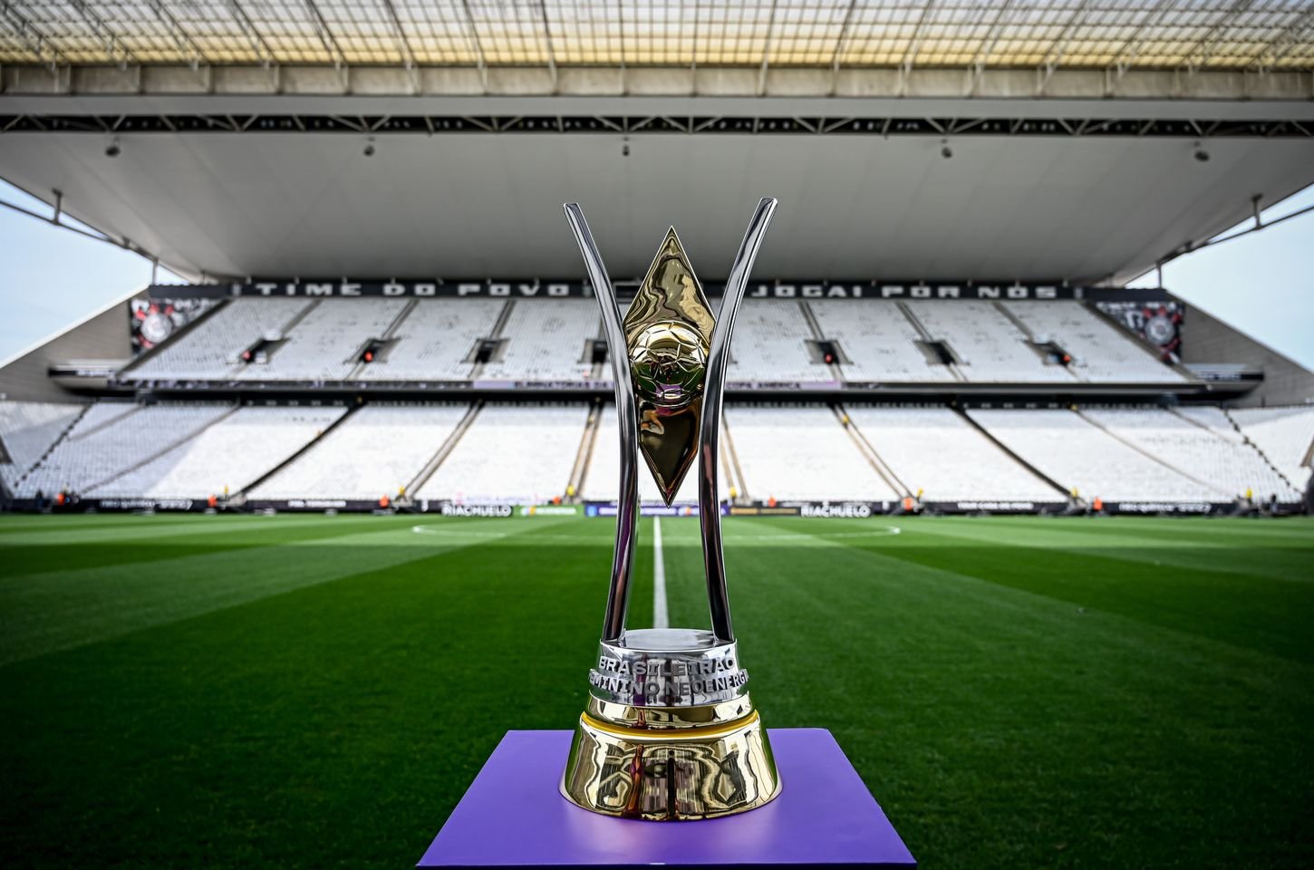 Vitória e Mixto entram na elite do futebol feminino após desistências