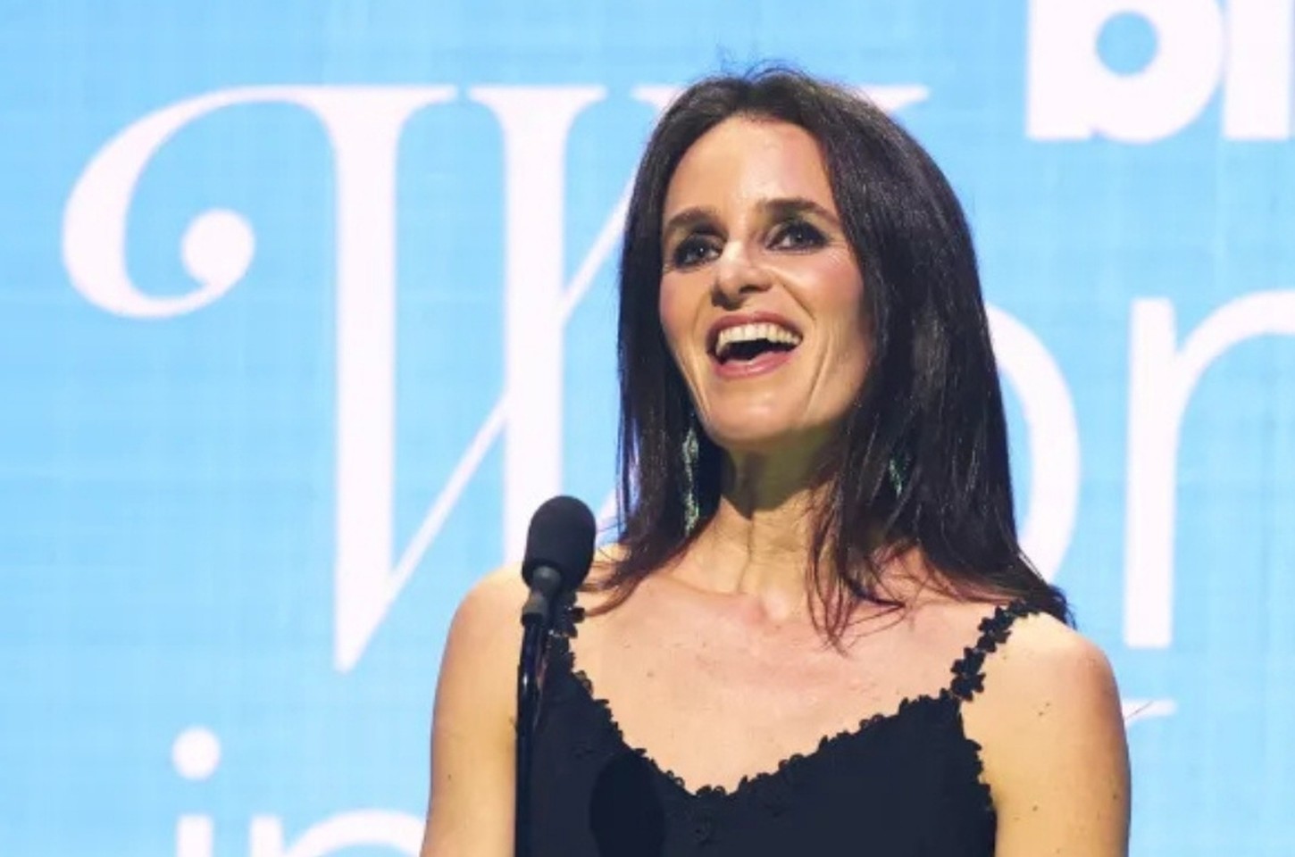 Warner Music nomeia ex-editora da Billboard como vice-presidente de comunicações