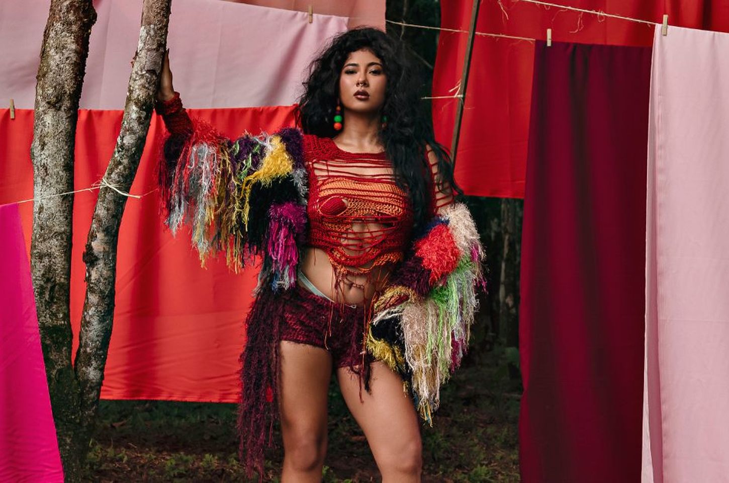 Zaynara grava Carnaval Raízes em Cametá, celebrando tradição amazônica